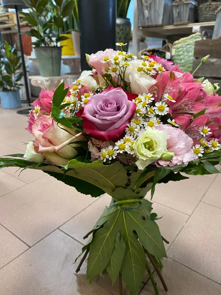 Rosa, lilla e verde. Un bouquet visto da vicino